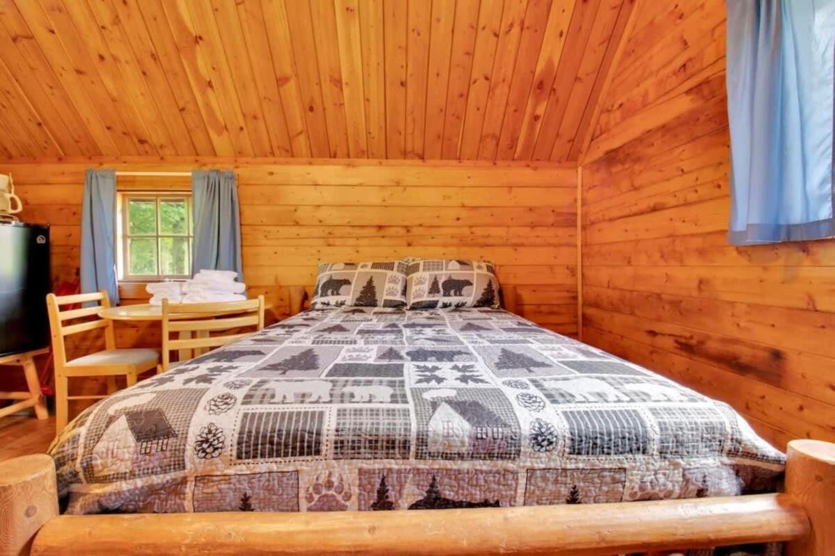 Rustic Cabin With Pool Access Блумингтон Экстерьер фото